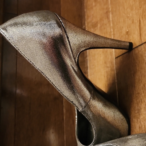 Metallic platform heels - Picture 3 of 3